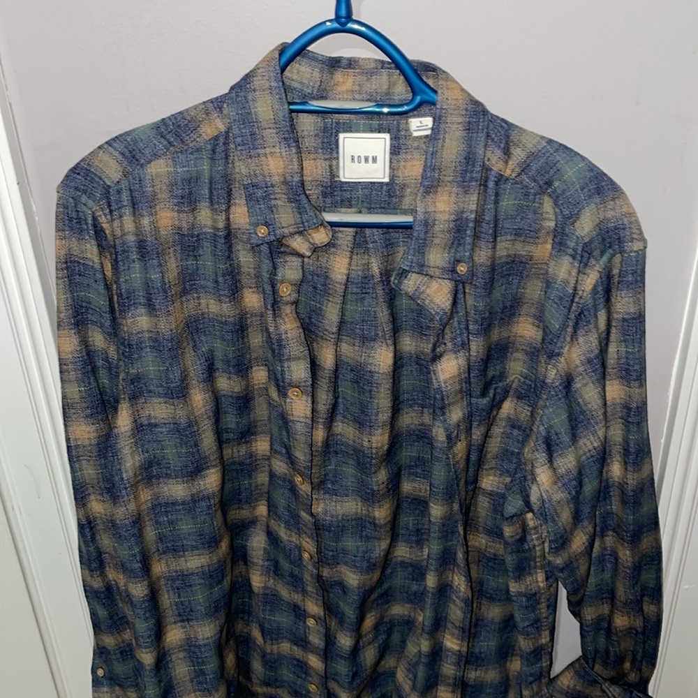 Rowm large flannel shirt. Perfect condition. Soft and comfortable. Worn twice.